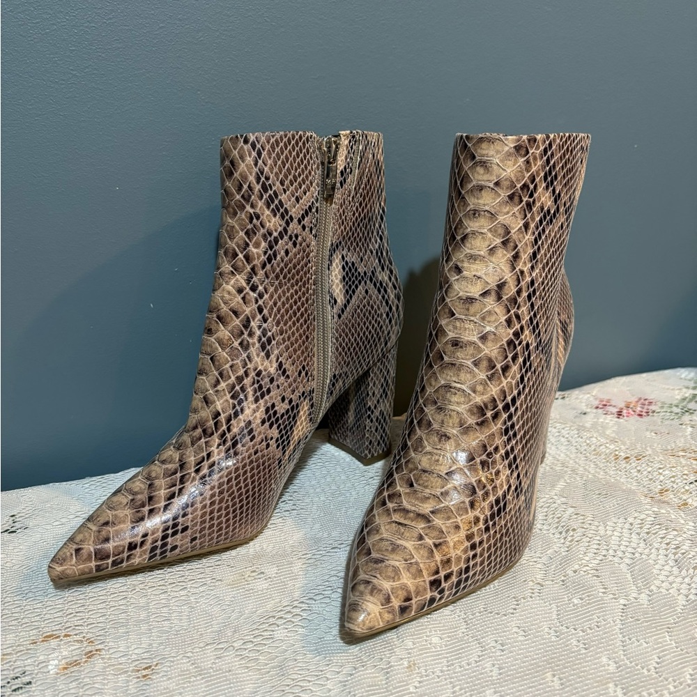 Marc Fisher Retire Snake Print Ankle Bootie Cream Brown  Size 7M
